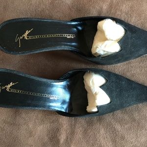 GIUSEPPE ZANOTTI BLACK SUEDE KITTEN HEEL MULES